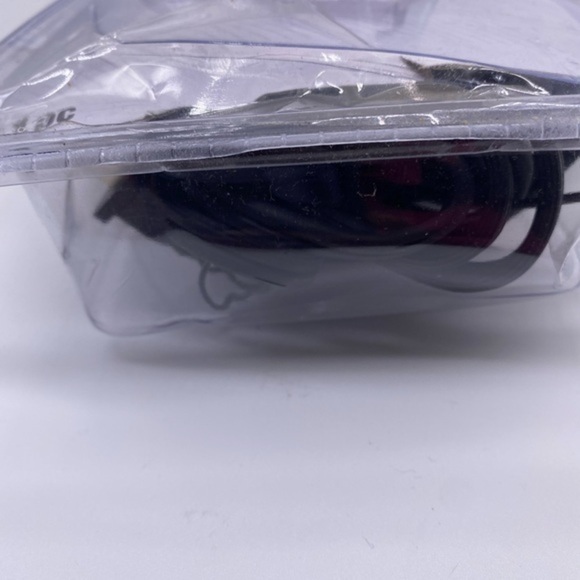 Mini Electric Iron (1pc) White ,120-Volt, 15-Watt, 4” High - Picture 5 of 6